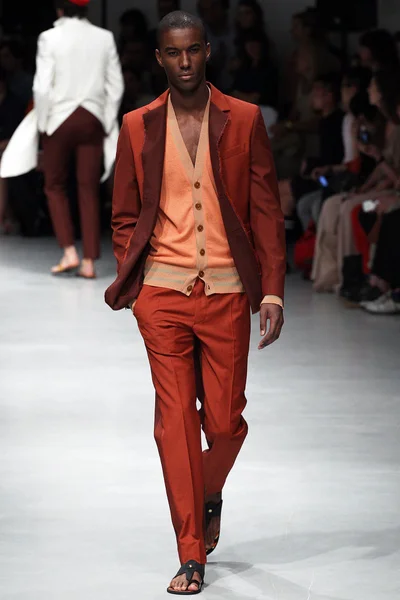Look 33